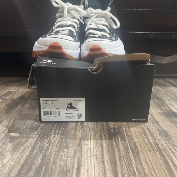 Shoes - Picture 4 of 4